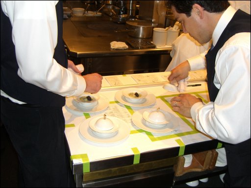 [23-kitchen5.jpg]