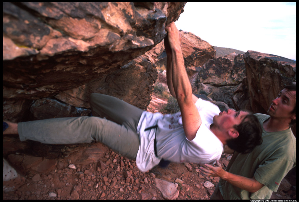 Dave_bouldering_1_contrast