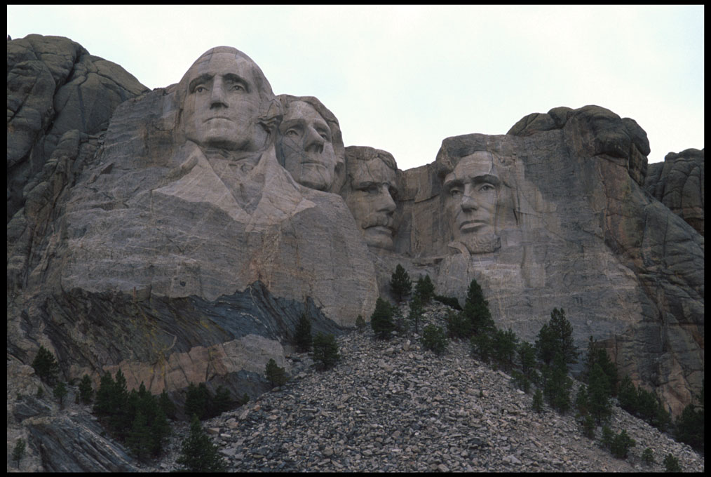 mt_rushmore_2