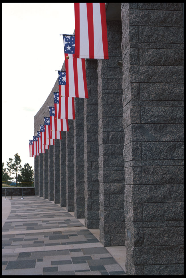 mt_rushmore_flags