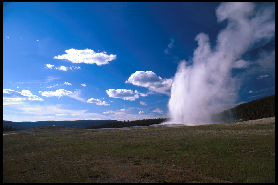 yellowstone_old_faithful_eruption_5