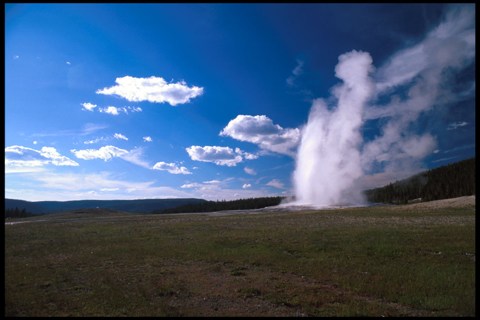 yellowstone_old_faithful_eruption_6